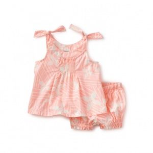 Tea collection outfit